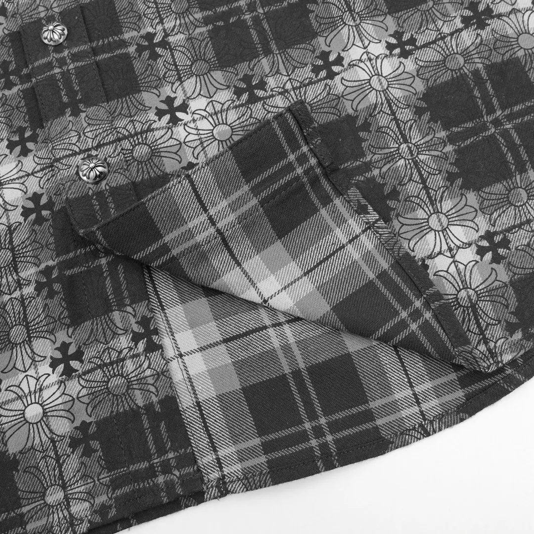 P240 Model No. Y630 CHROME HEARTS/CHROOME HEARTS CH All-over printed dark flower long-sleeved shirt. Custom-woven and dyed pure cotton sesame bottom plaid fabric. The finished fabric is then printed with dark flowers. The whole garment is hand-cut on the grid. The labor cost is high at the end of the year. Genuine leather hand-embroidered sleeves. High-quality distressed children's flower four-button buttons. The first batch on the entire network. Size: S-L